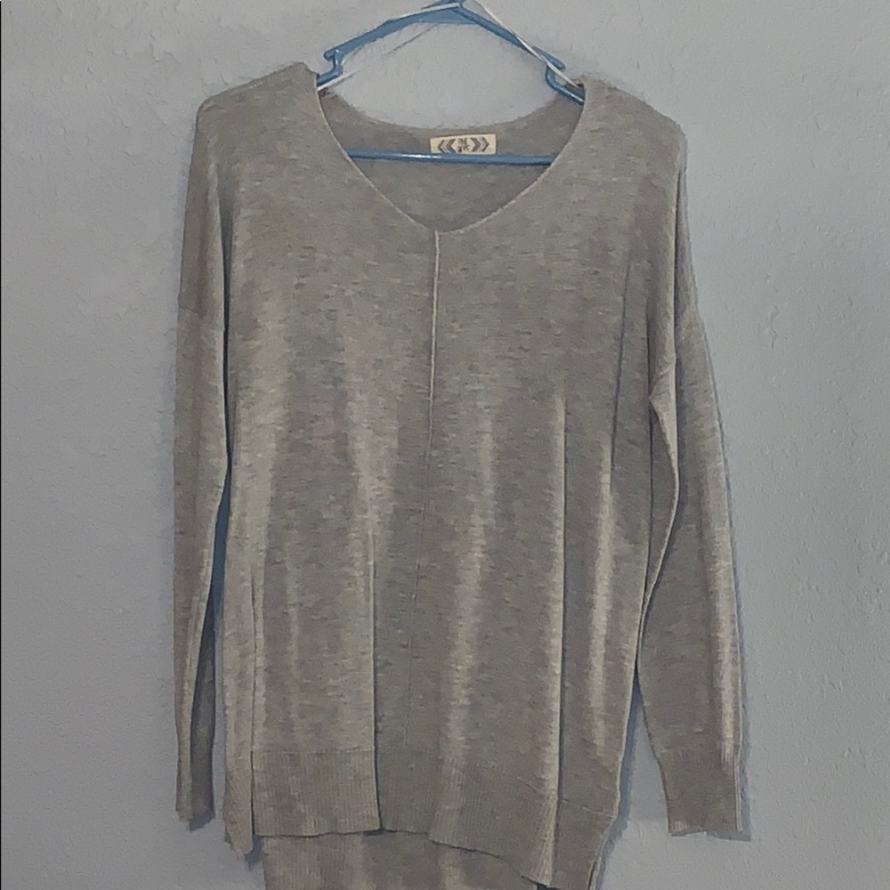 🐙6/$20 Pink Rose Lightweight V-Neck Grey Medium
